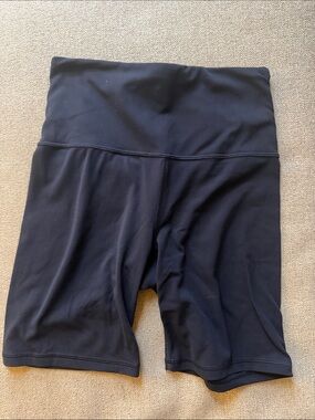 Athleta High Rise Elation 7” Short in Navy